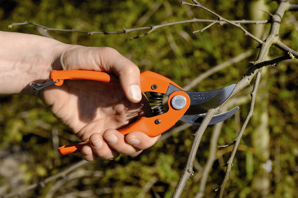 Bahco P126-19-F 15mm Bypass Secateurs With Stamped/Pressed Steel Handle 2 Bahco P126-19-F 15mm Bypass Secateurs With Stamped/Pressed Steel Handle - Image 2